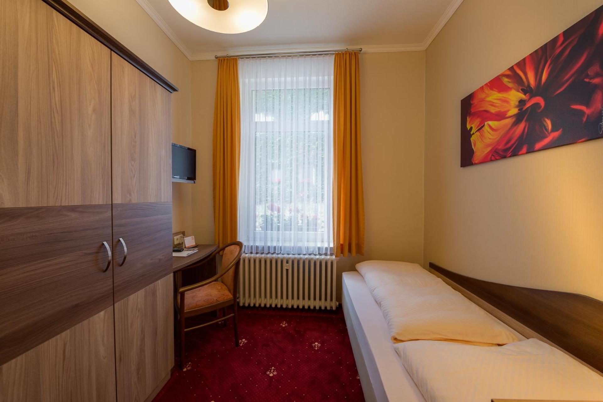 Berghotel Wilhelmsburg Bad Kosen Bilik gambar