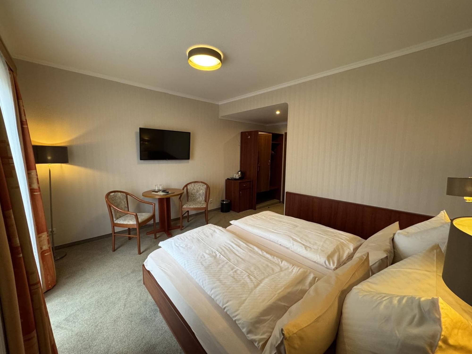 Berghotel Wilhelmsburg Bad Kosen Bilik gambar