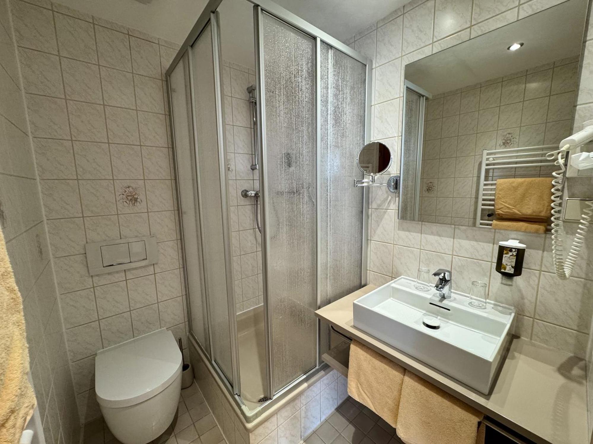 Berghotel Wilhelmsburg Bad Kosen Bilik gambar
