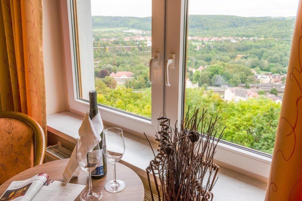 Berghotel Wilhelmsburg Bad Kosen Bilik gambar