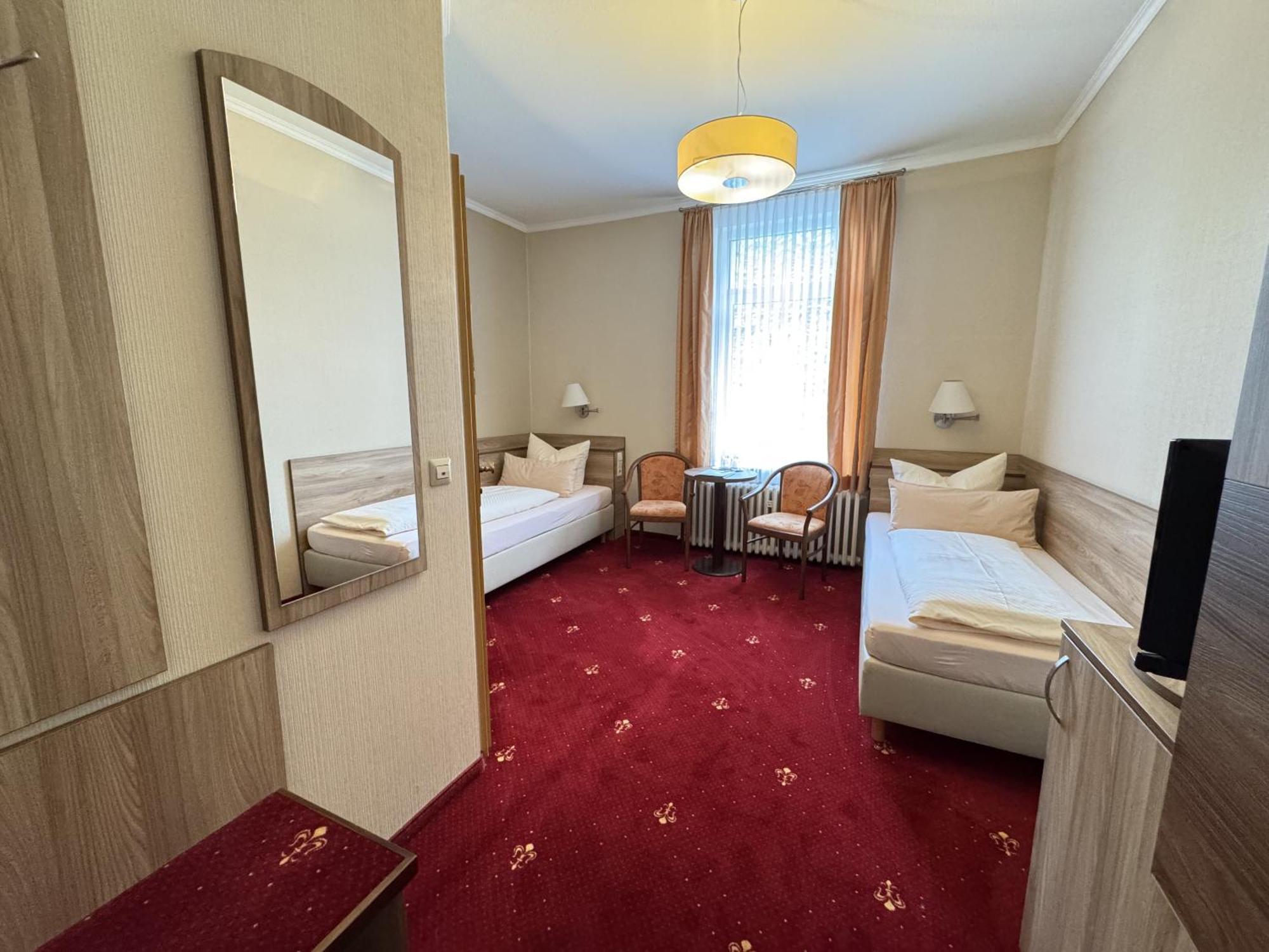 Berghotel Wilhelmsburg Bad Kosen Bilik gambar