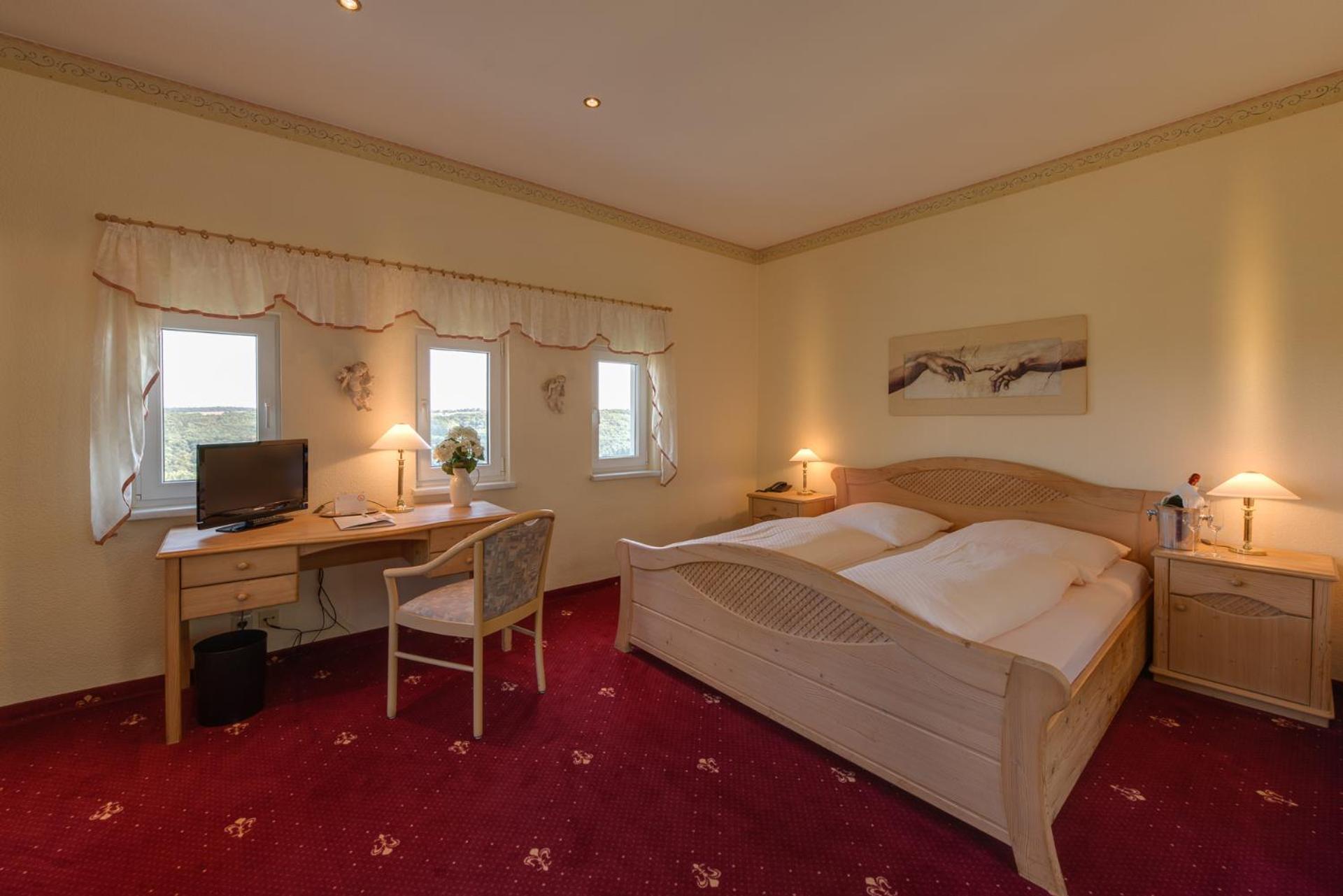Berghotel Wilhelmsburg Bad Kosen Bilik gambar