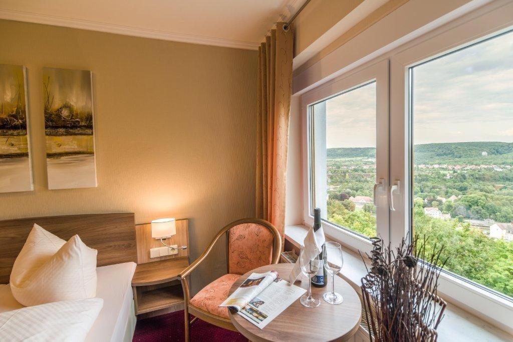 Berghotel Wilhelmsburg Bad Kosen Bilik gambar