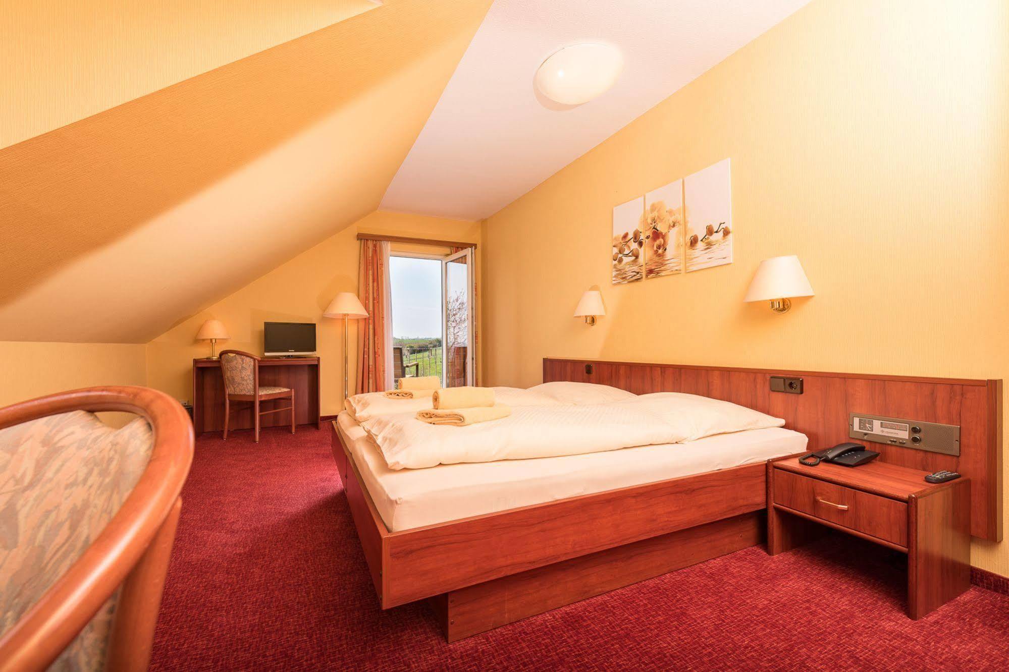 Berghotel Wilhelmsburg Bad Kosen Luaran gambar